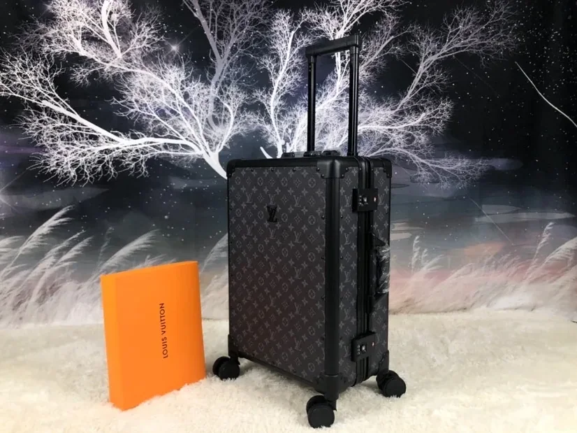 Louis Vuitton Rolling Trunk Black /