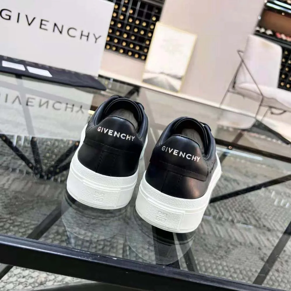 Givenchy City Sport Sneakers in GIVENCHY Leather for Men in Black Givenchy City Sport Sneakers in GIVENCHY Leather for Men in Black