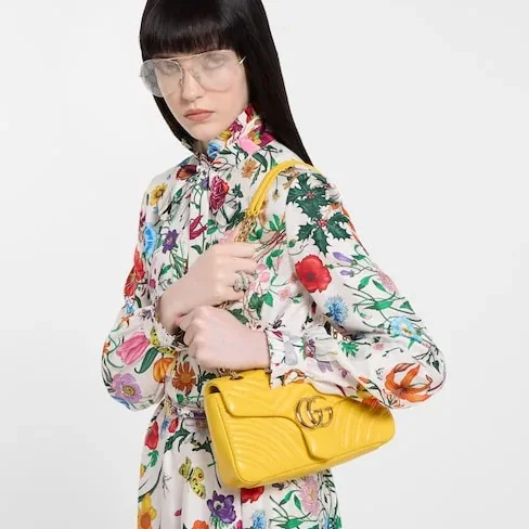 Gucci Marmont Medium Shoulder Bag in Yellow Gold Hardware Gucci Marmont Medium Shoulder Bag in Yellow Gold Hardware