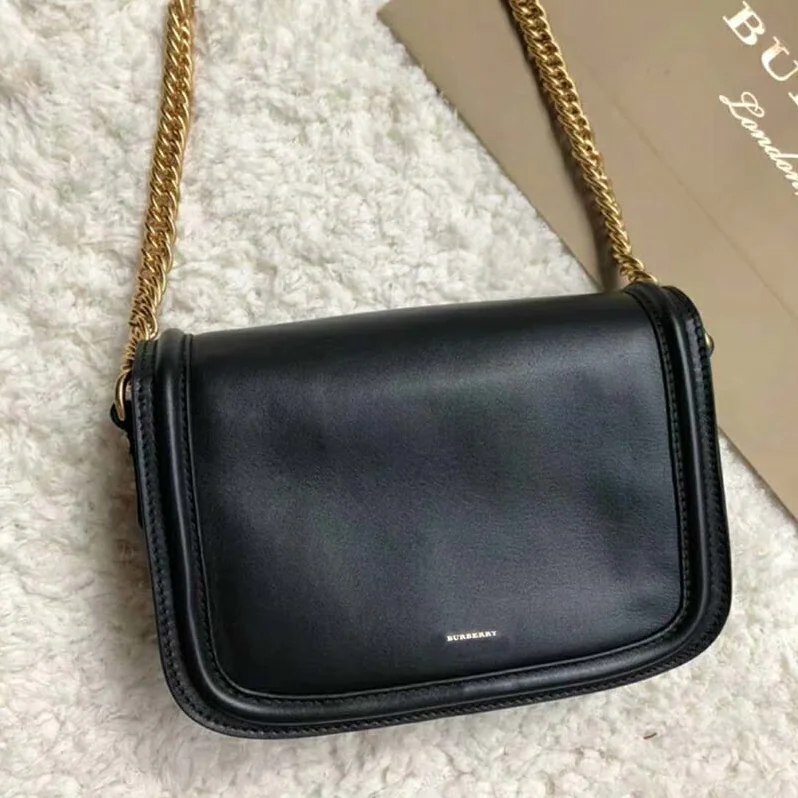 Burberry The Leather Link Bag for Women in Black