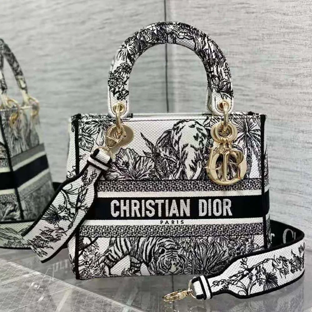 Dior Medium Lady D-lite Bag White and Black Toile de Jouy Voyage Embroidery for Women Dior Medium Lady D-lite Bag White and Black Toile de Jouy Voyage Embroidery for Women
