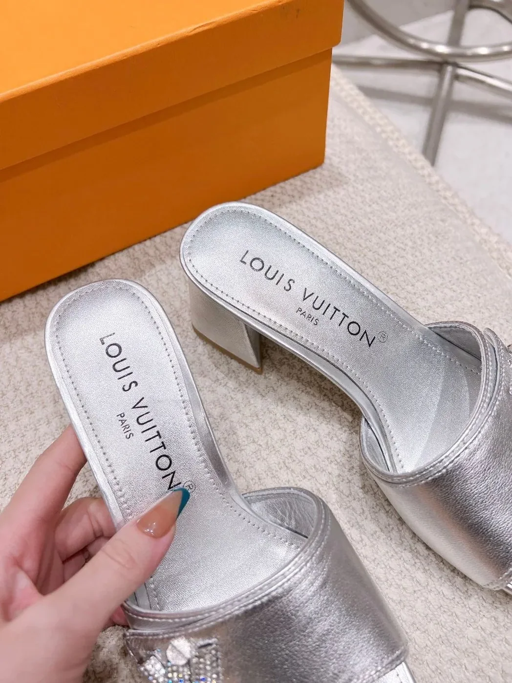 Louis Vuitton Shake Mule Silver 1AB2P1 Louis Vuitton Shake Mule Silver 1AB2P1