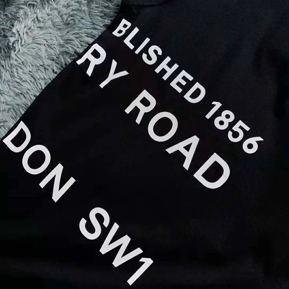 Burberry Horseferry Print Cotton Oversized T-shirt for Men in Black Burberry Horseferry Print Cotton Oversized T-shirt for Men in Black