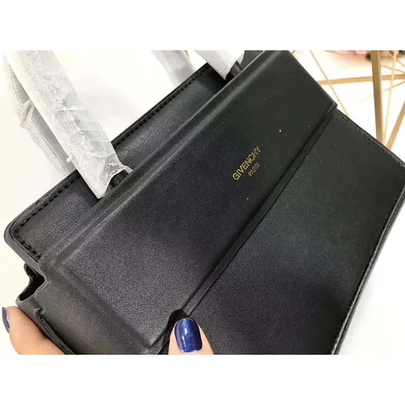 Givenchy Mini Horizon Bag in Smooth Leather in Black Givenchy Mini Horizon Bag in Smooth Leather in Black