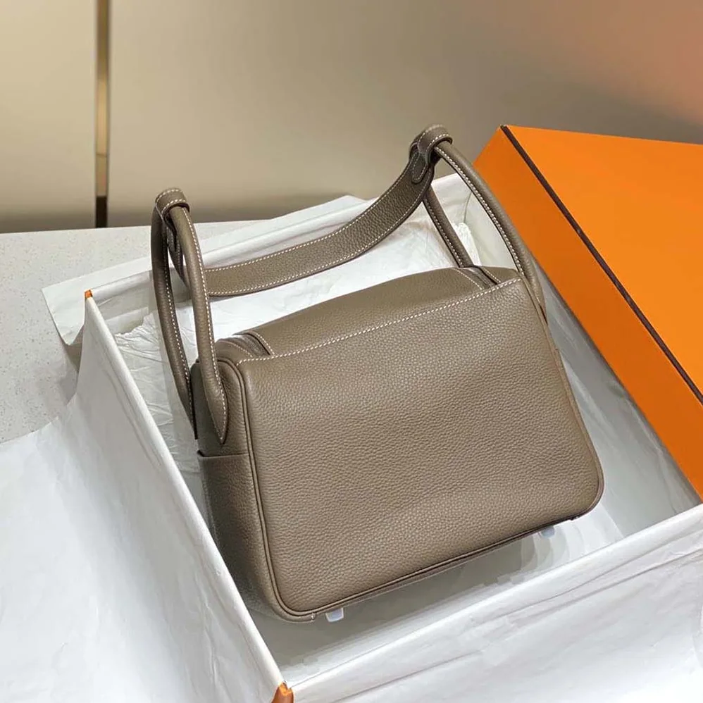 Hermes Lindy 26 in Clemence Leather for Women in Gray/Silver Hermes Lindy 26 in Clemence Leather for Women in Gray/Silver