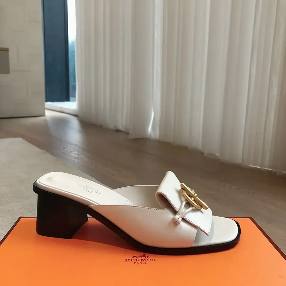Hermes Ilot 50 Sandal in Calfskin Leather-White H241142Z for Women Hermes Ilot 50 Sandal in Calfskin Leather-White H241142Z for Women