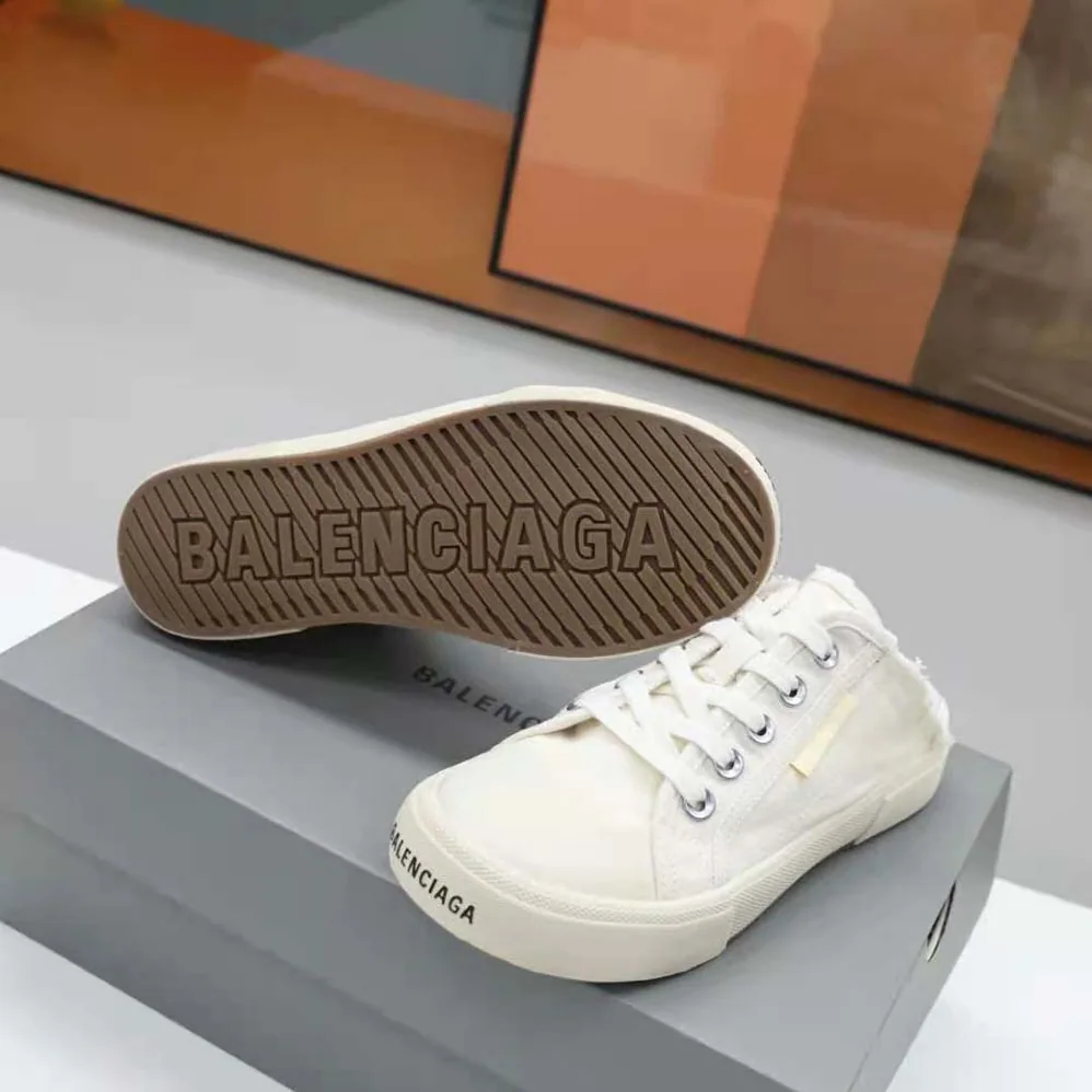 Balenciaga Paris Sneaker Mule in White Destroyed Cotton and White Rubber for Unisex Balenciaga Paris Sneaker Mule in White Destroyed Cotton and White Rubber for Unisex