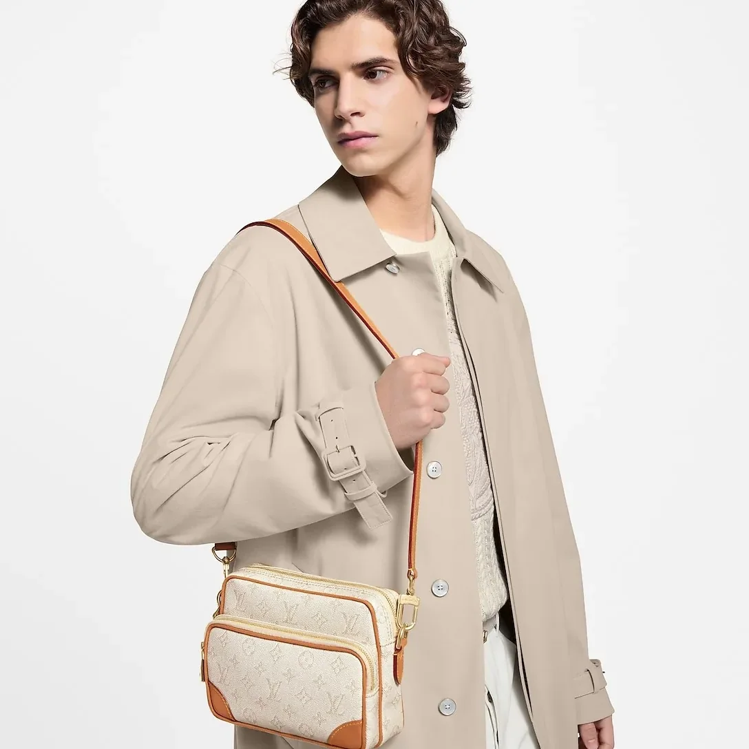Louis Vuitton Nil Bag Off in White /