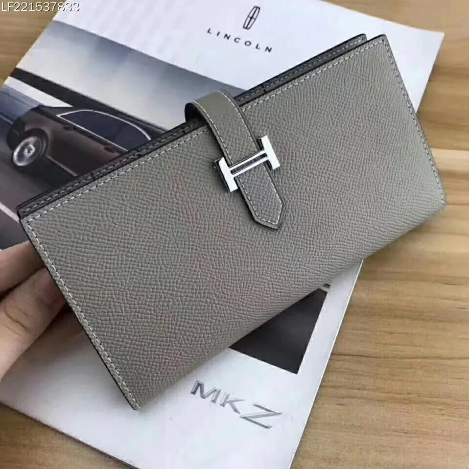 Hermes Medium Bearn Wallet in Epsom Calfskin Leather in Silver