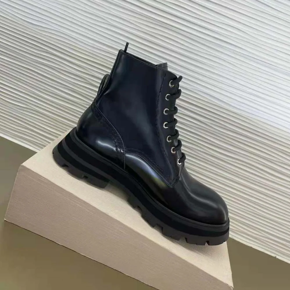 Alexander Mcqueen Wander Black Shiny Spazzolato Calf Leather Lace for Women in up Boot