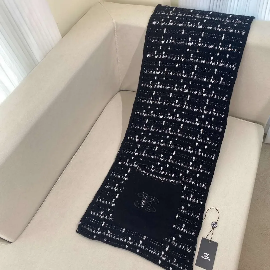Chanel High in End Cashmere Scarf Black