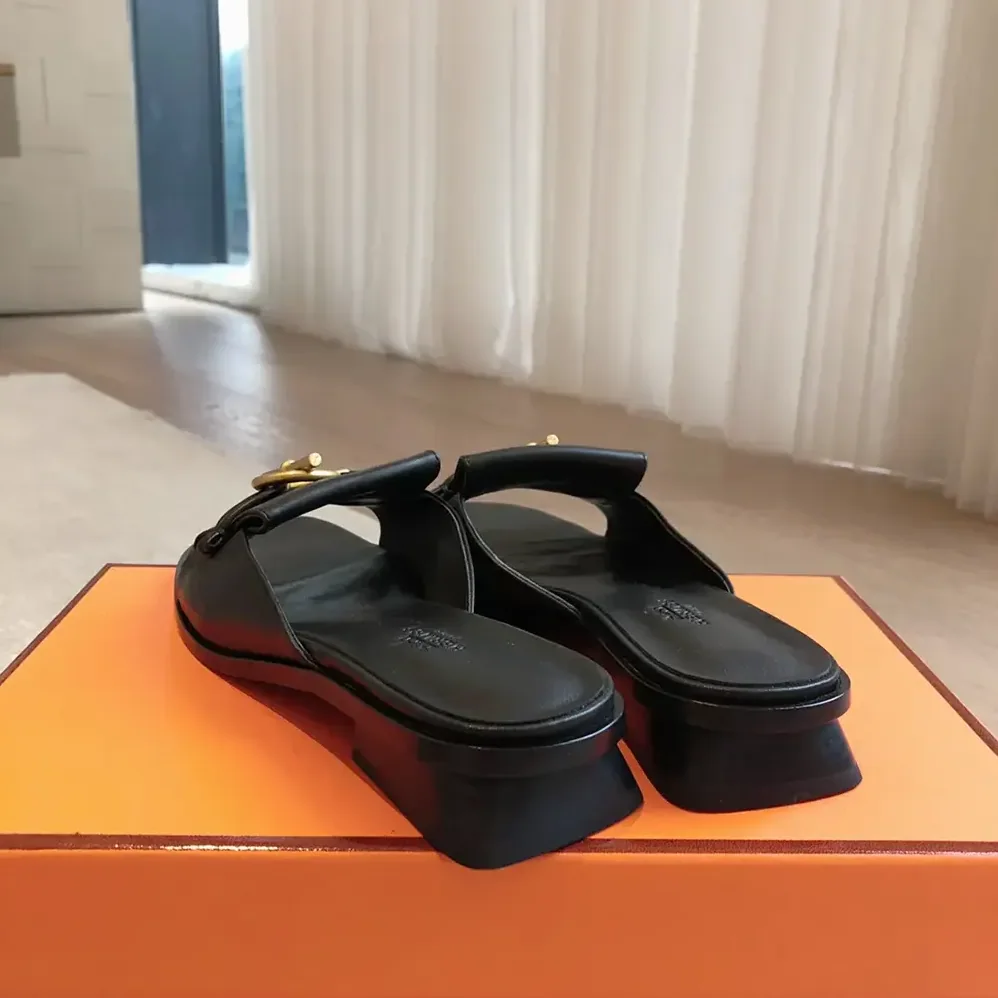 Hermes Isle Sandal in Calfskin Leather-Black H241145Z for Women