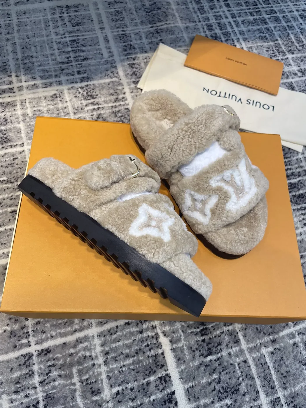 Louis Vuitton Paseo Flat Comfort Mule Grey for Women Louis Vuitton Paseo Flat Comfort Mule Grey for Women