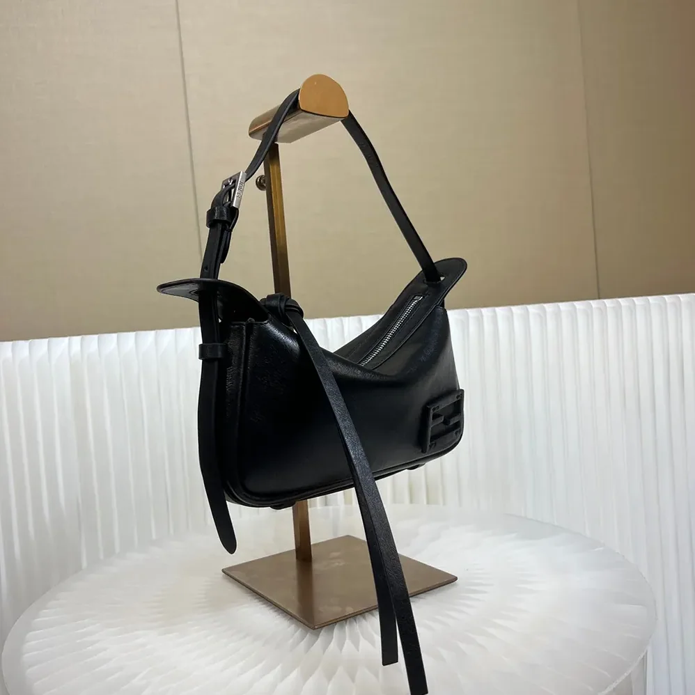 Fendi Simply Fendi Mini Black Leather Mini for Unisex in bag Fendi Simply Fendi Mini Black Leather Mini for Unisex in bag