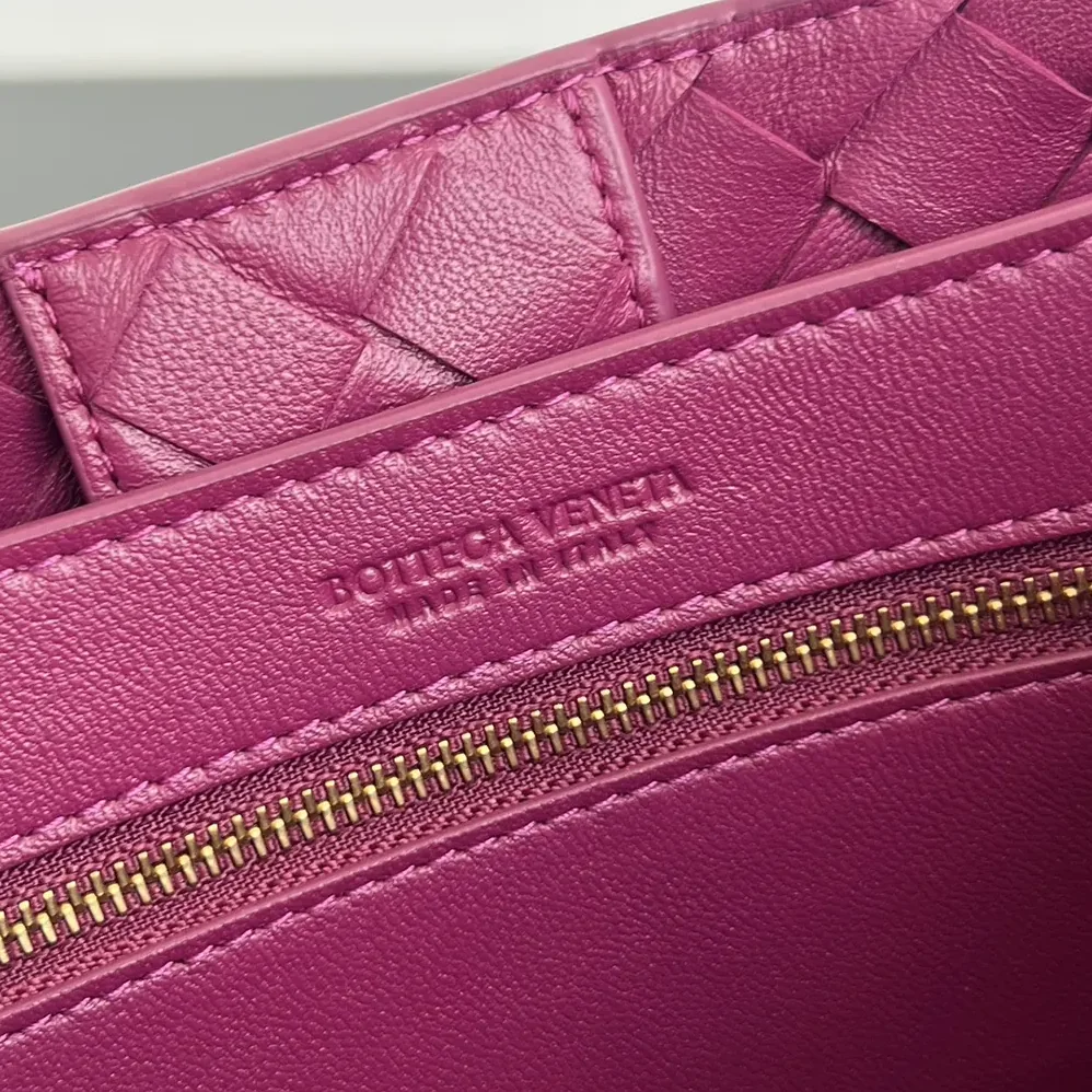Bottega Veneta Small Andiamo Intrecciato Leather Top Handle Bag for Women in Rose Bottega Veneta Small Andiamo Intrecciato Leather Top Handle Bag for Women in Rose