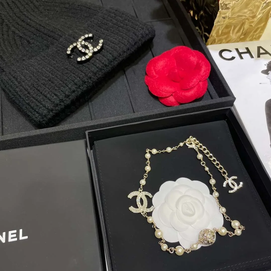 Chanel Round Crystal Pearl Necklace Gold