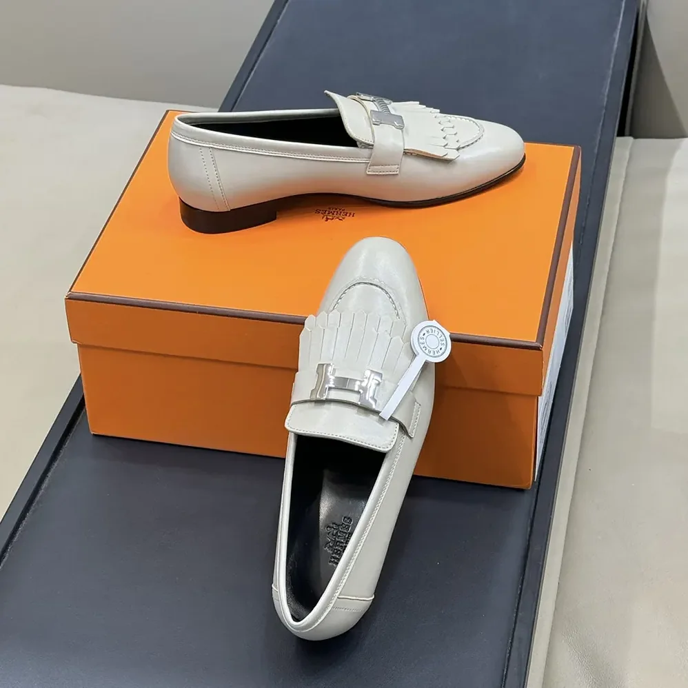 Hermes Royal loafer in Goatskin for Women in Gray Hermes Royal loafer in Goatskin for Women in Gray