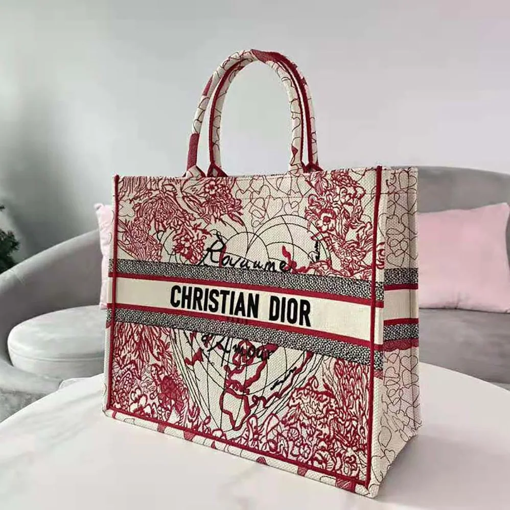 Dior Dioramour Dior Book Tote Red and White D for Women in Royaume D Amour Embroidery Dior Dioramour Dior Book Tote Red and White D for Women in Royaume D Amour Embroidery