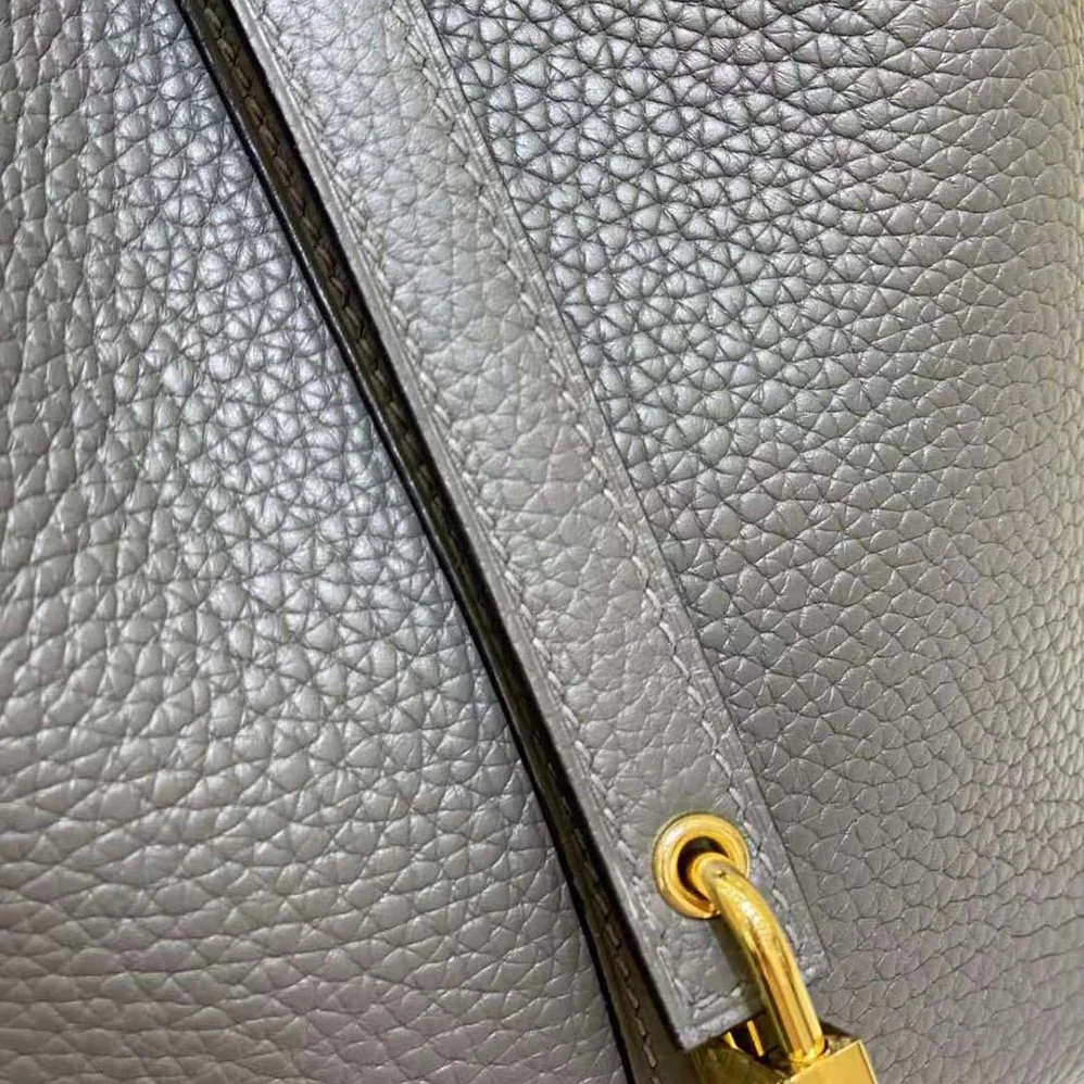 Hermes Picotin Lock 18cm in Clémence leather for Women in Gray Hermes Picotin Lock 18cm in Clémence leather for Women in Gray