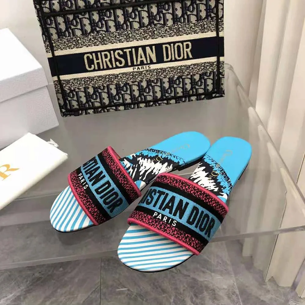 Dior Dway Slide Blue Multicolor D for Women in Jungle Pop Embroidered Cotton Dior Dway Slide Blue Multicolor D for Women in Jungle Pop Embroidered Cotton