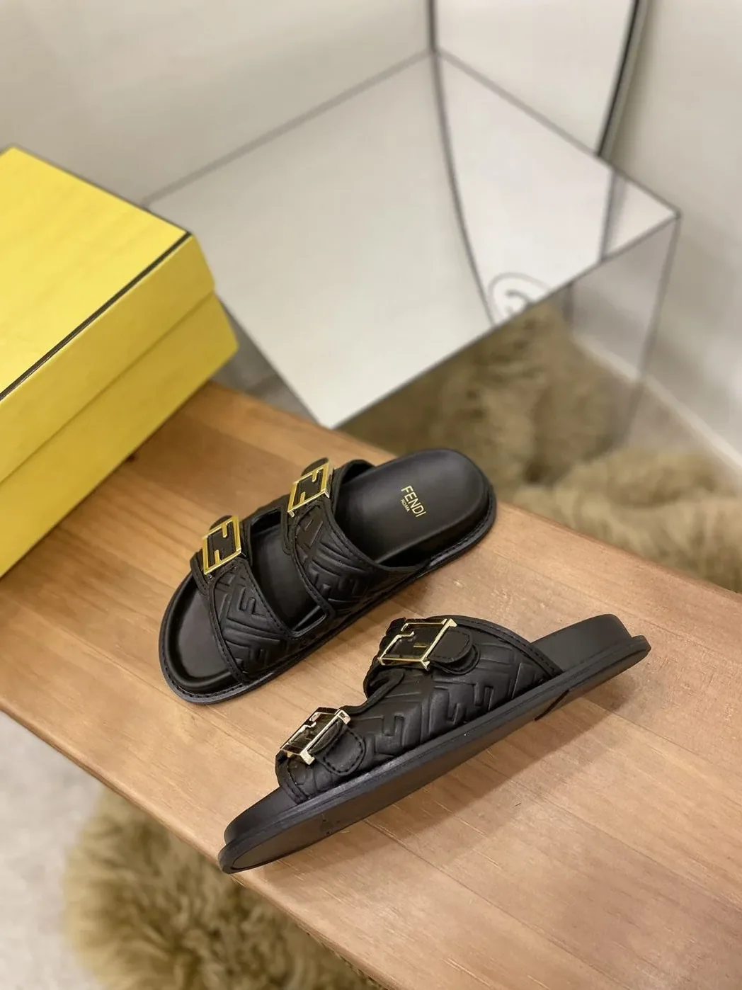 Fendi Feel Slides Black