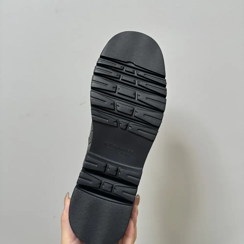 Bottega Veneta Haddock Lace-Up Shoe for Unisex in Black
