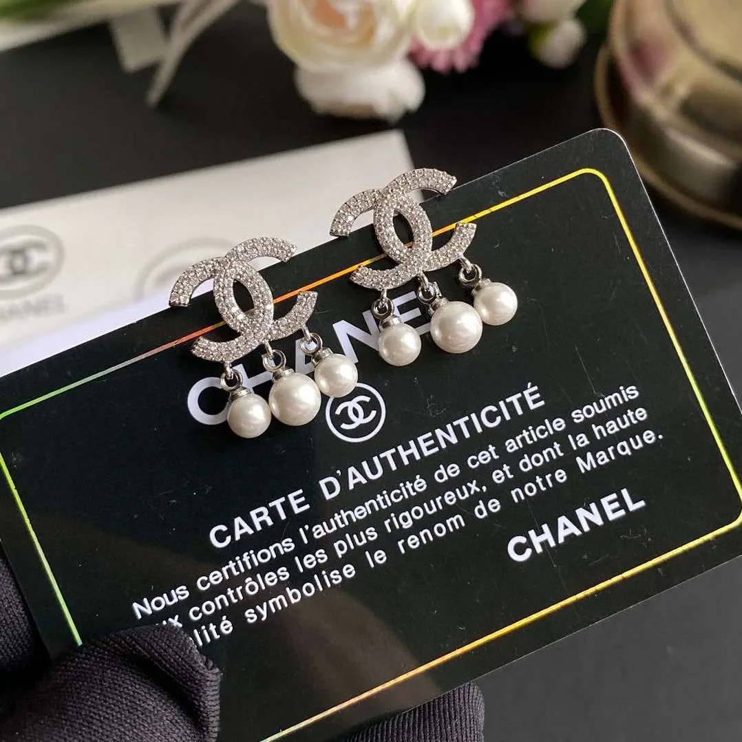 Chanel Crystal Three Pearl Earrings Gold Chanel Crystal Three Pearl Earrings Gold