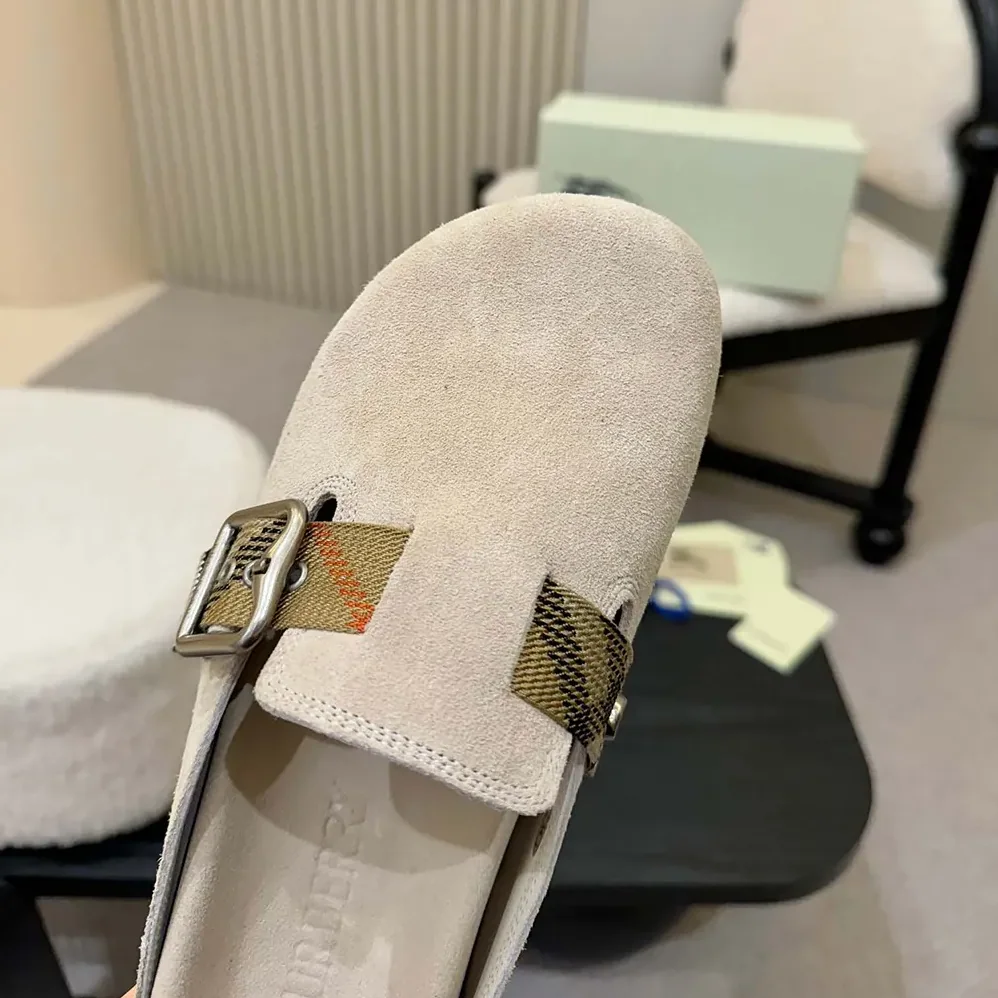 Burberry Suede Urchin Clogs for Unisex in Bake Beige Burberry Suede Urchin Clogs for Unisex in Bake Beige