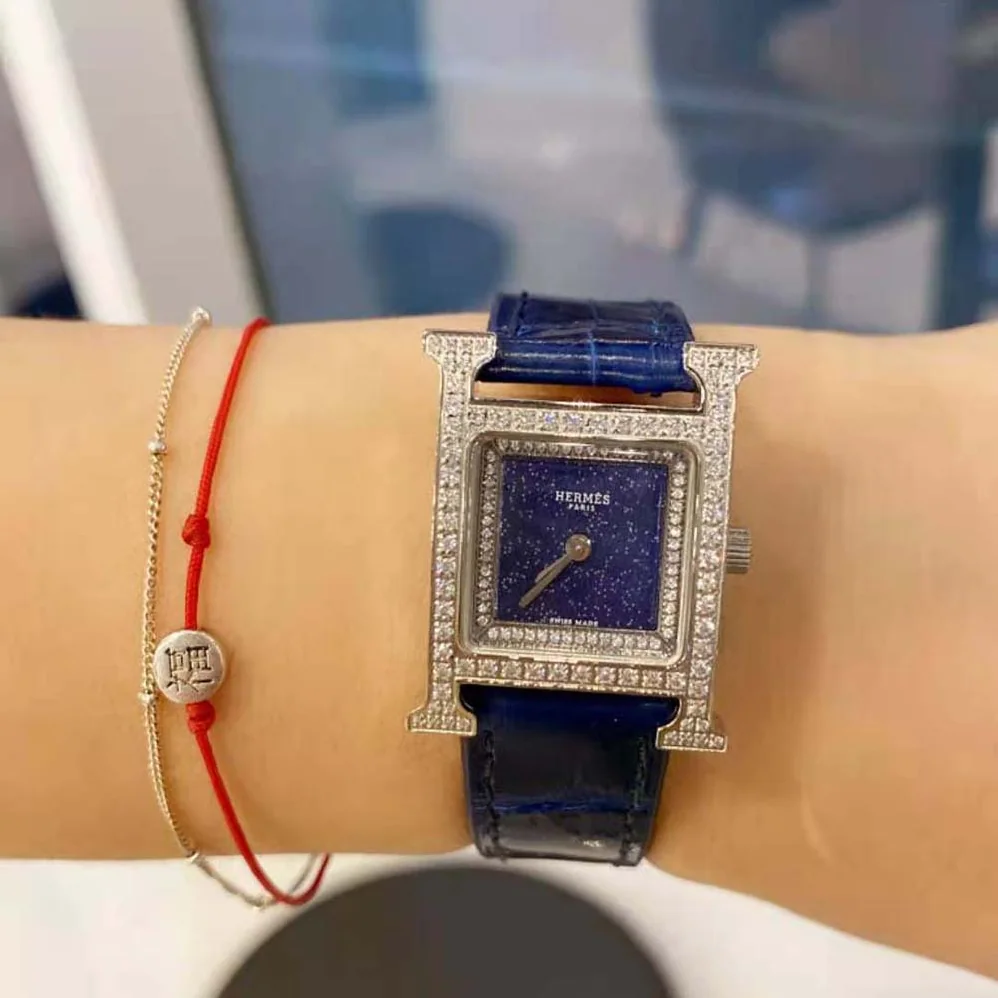 Hermes Heure H Watch Small Model Quartz Movement 25 mm for Women in Navy Hermes Heure H Watch Small Model Quartz Movement 25 mm for Women in Navy