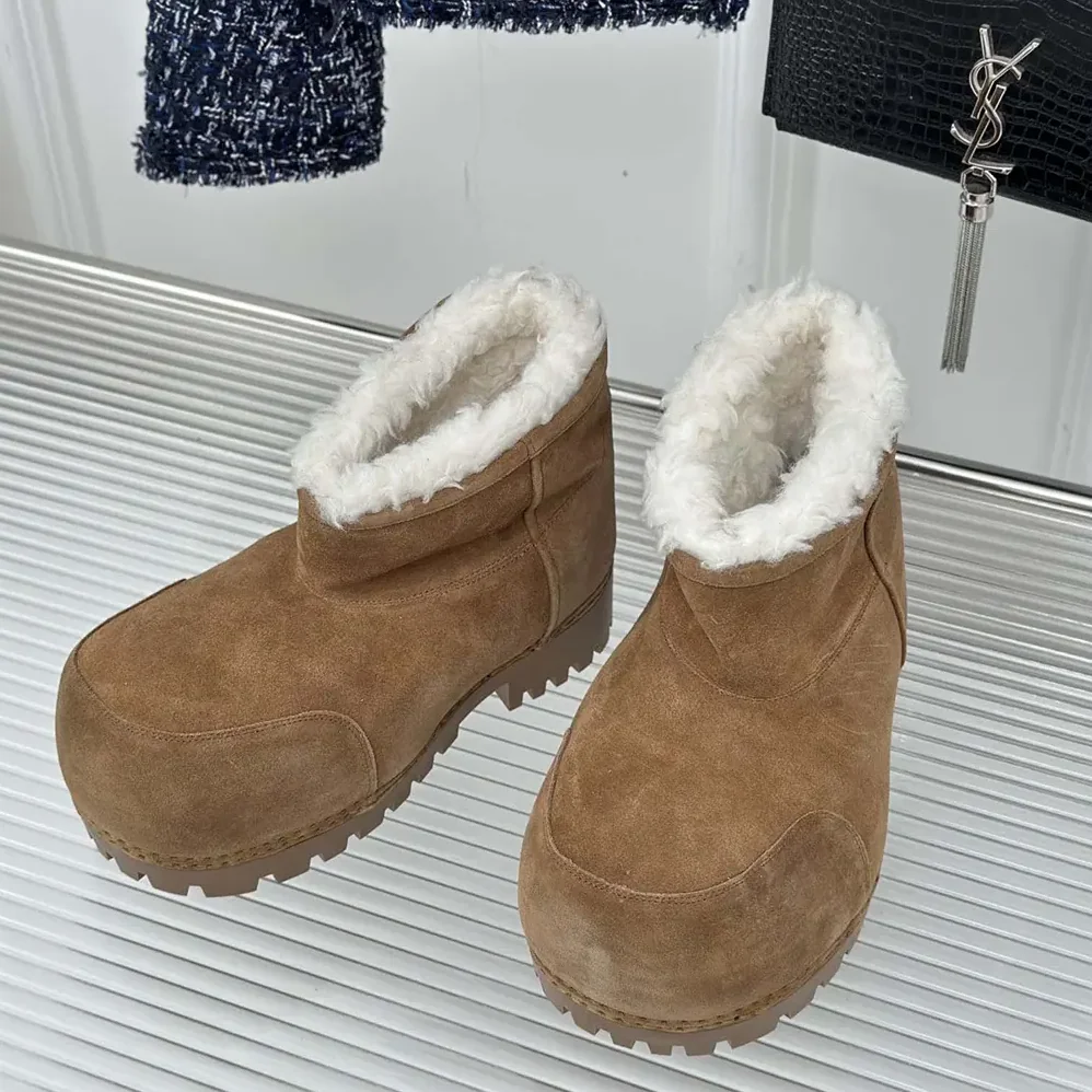 Balenciaga Alaska Fur Bootie in Brown Split Calfskin and White Synthetic Material for Unisex Balenciaga Alaska Fur Bootie in Brown Split Calfskin and White Synthetic Material for Unisex