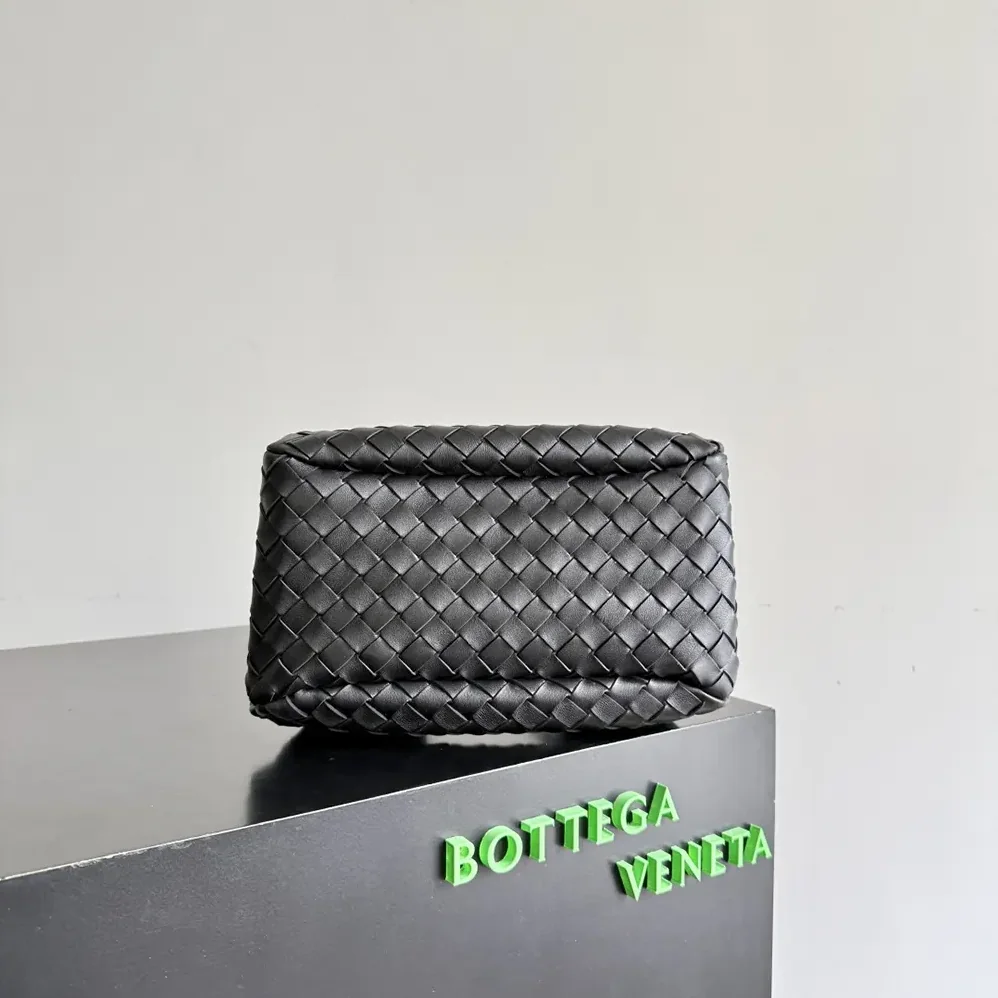 Bottega Veneta Small Campana for Women in Black