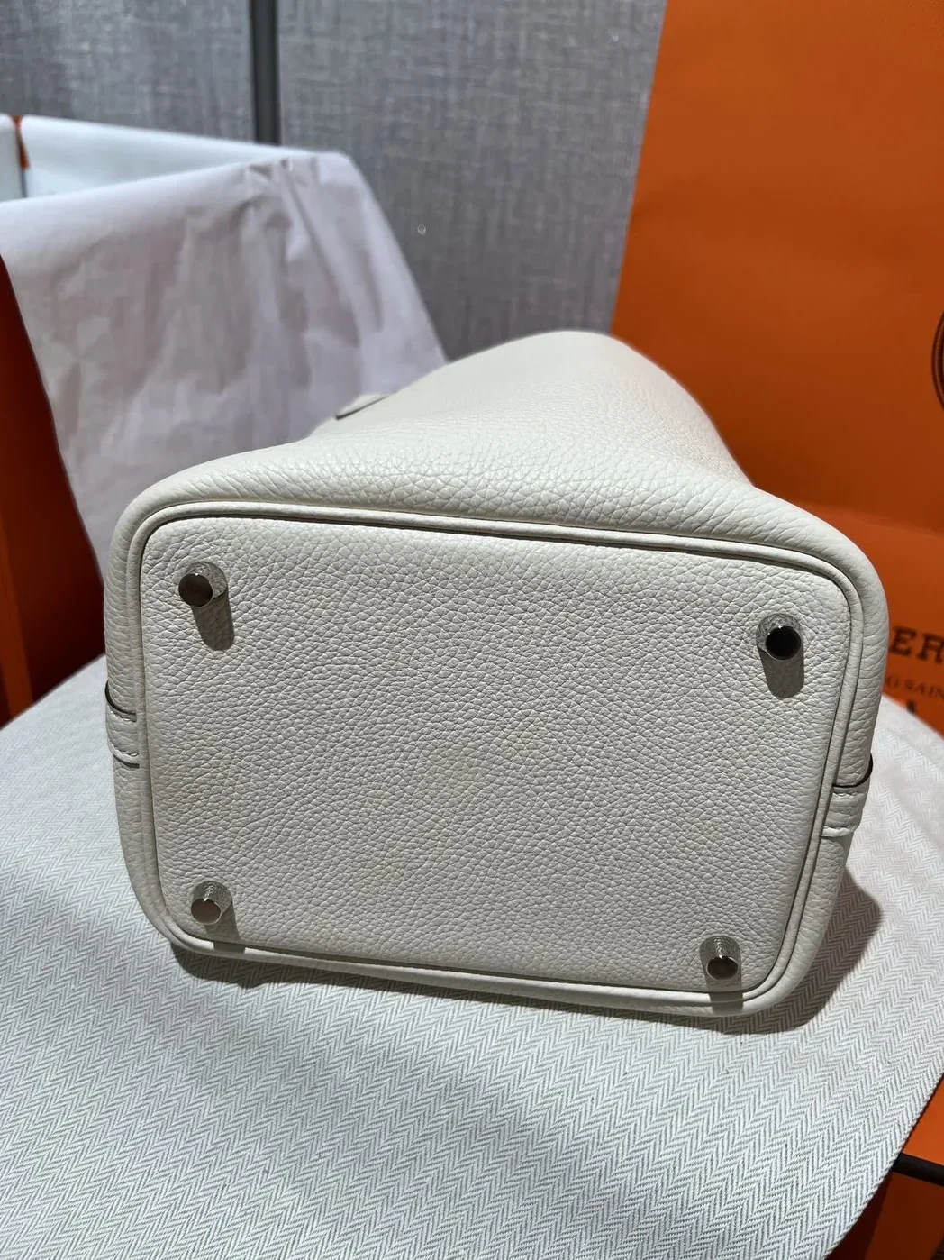 Hermes Picotin Lock 18 White Bag Hermes Picotin Lock 18 White Bag