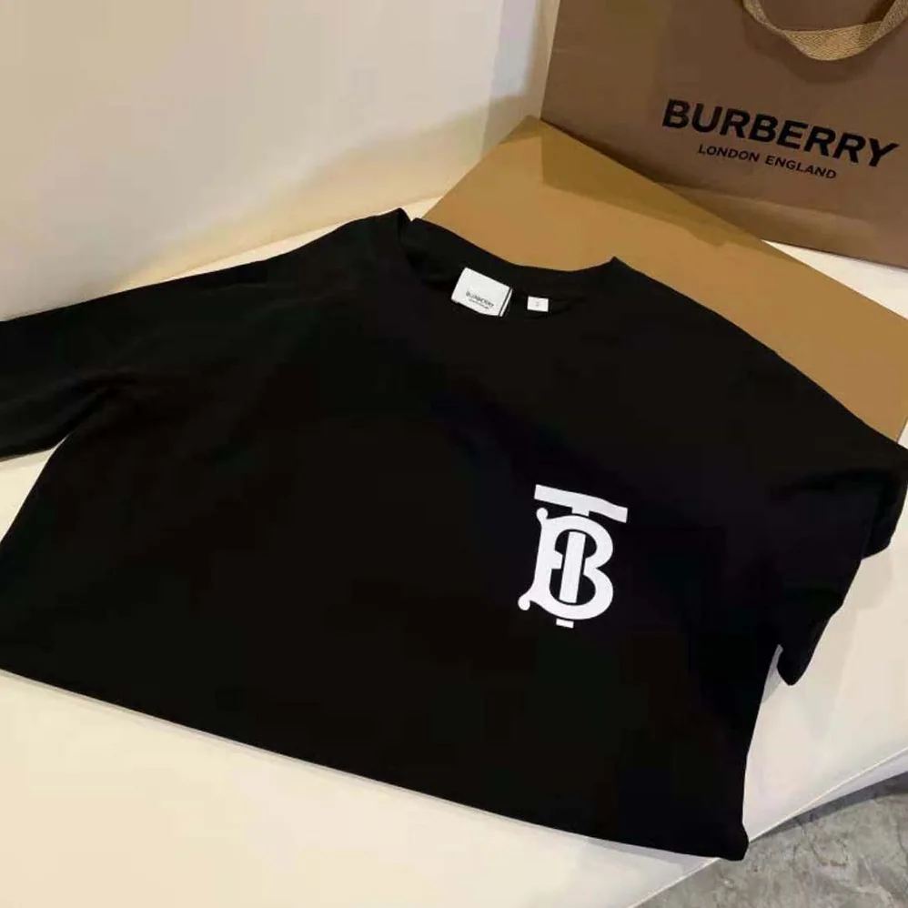 Burberry Monogram Motif Cotton Oversized T-shirt for Women in Black Burberry Monogram Motif Cotton Oversized T-shirt for Women in Black