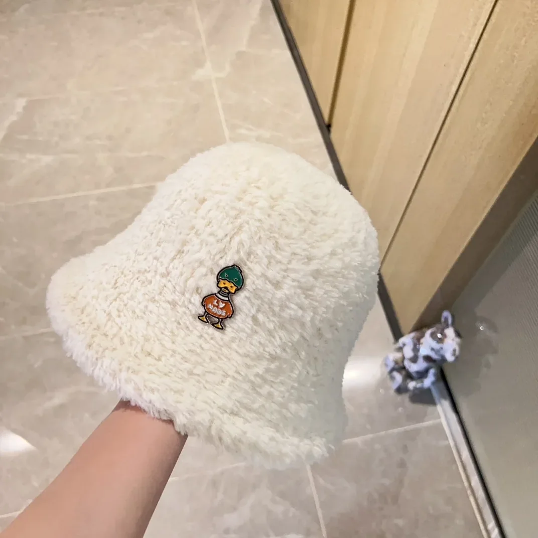 Louis Vuitton Duck Beanie LV White Louis Vuitton Duck Beanie LV White