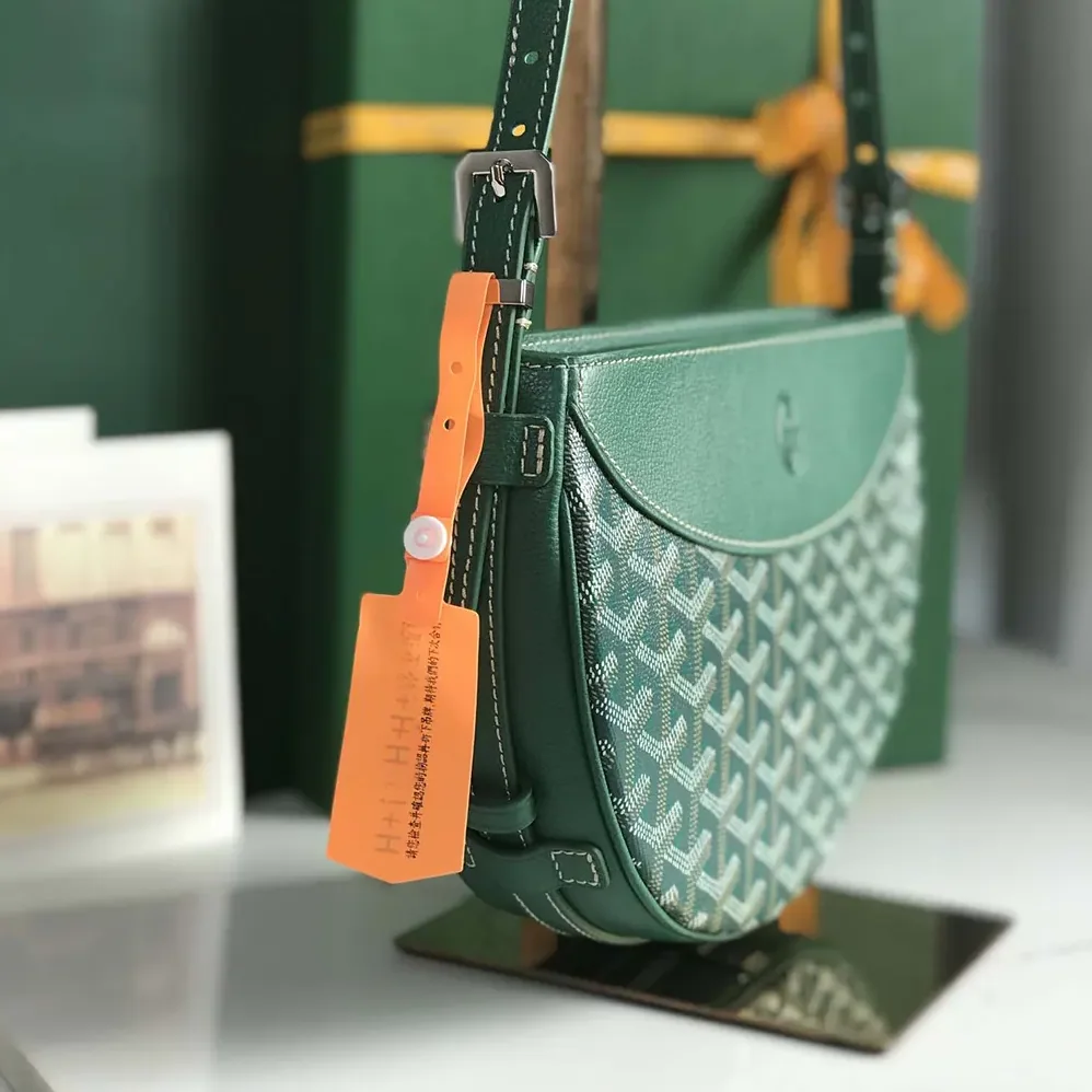 Goyard Hirondelle Bag for Unisex in Green Goyard Hirondelle Bag for Unisex in Green