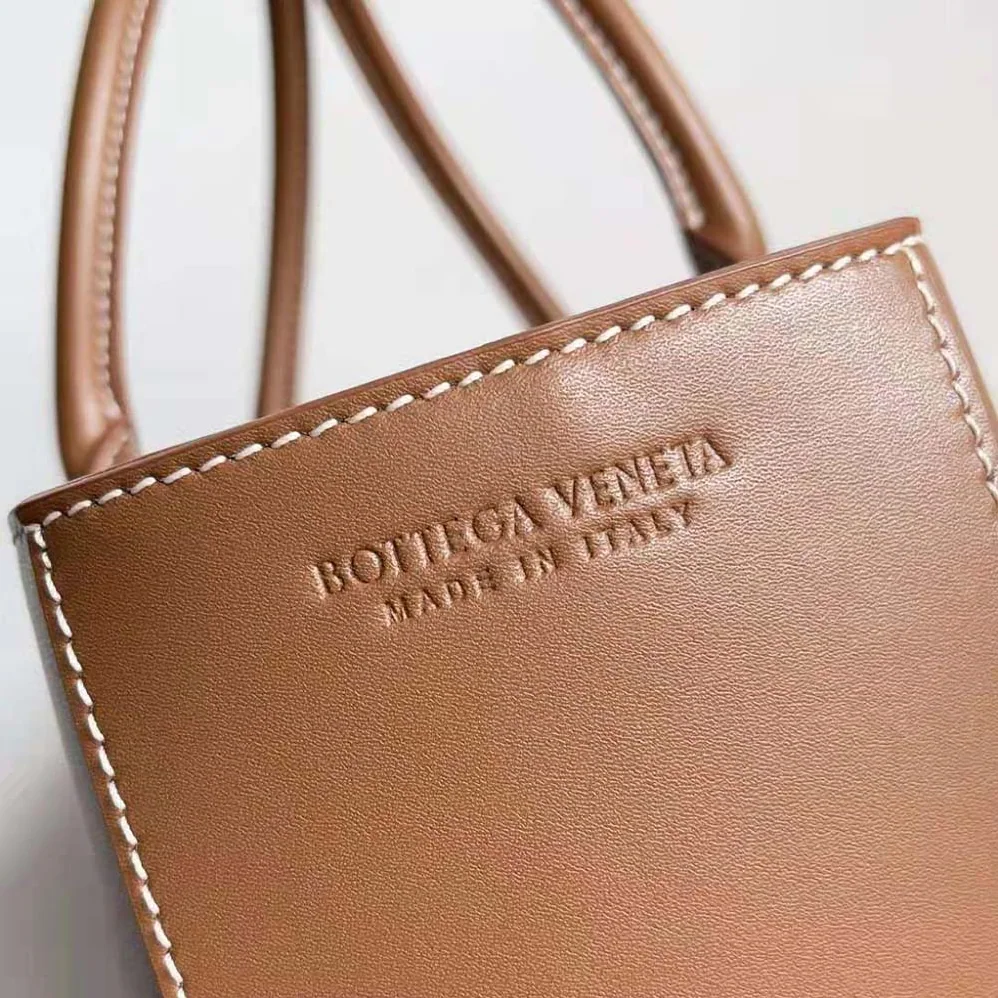 Bottega Veneta Medium Arco Tote Bag for Women in Brown Bottega Veneta Medium Arco Tote Bag for Women in Brown