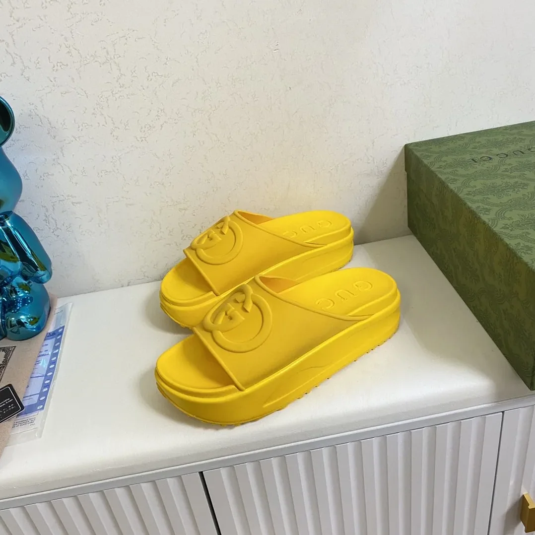 Gucci Interlocking G Slide Sandal Yellow Gucci Interlocking G Slide Sandal Yellow