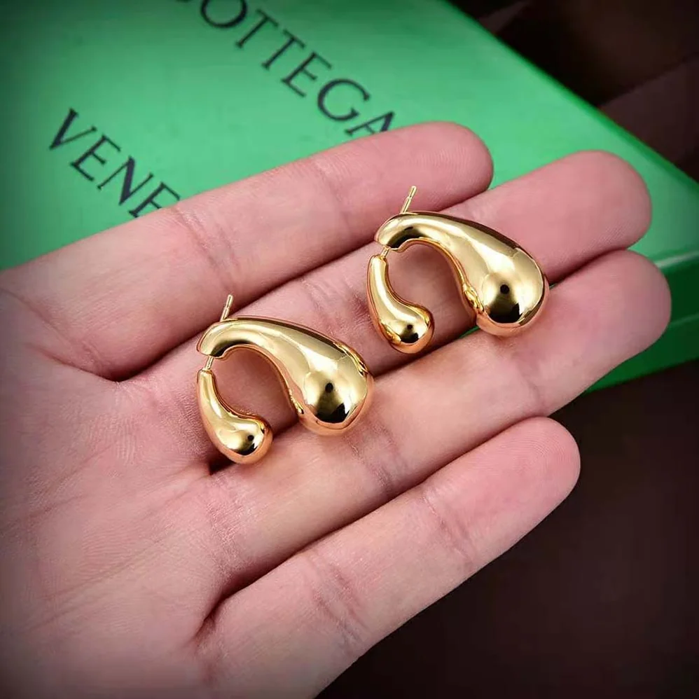Bottega Veneta Drop Earrings in 18k Gold for Women in finish Sterling Silver Bottega Veneta Drop Earrings in 18k Gold for Women in finish Sterling Silver