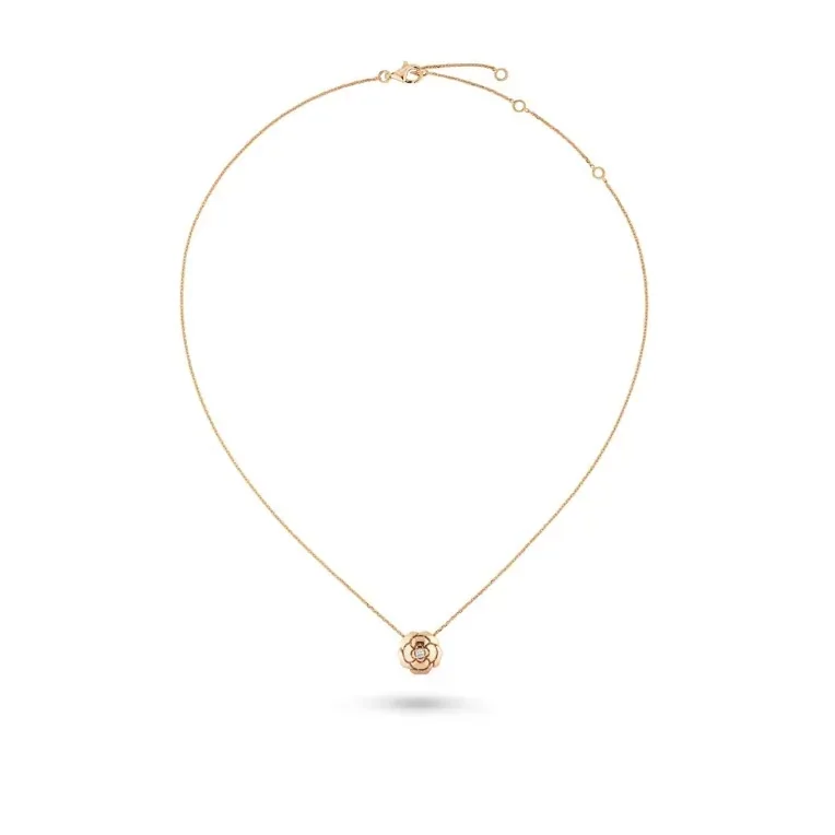 Chanel Extrait De Camélia Necklace Rose Gold Chanel Extrait De Camélia Necklace Rose Gold