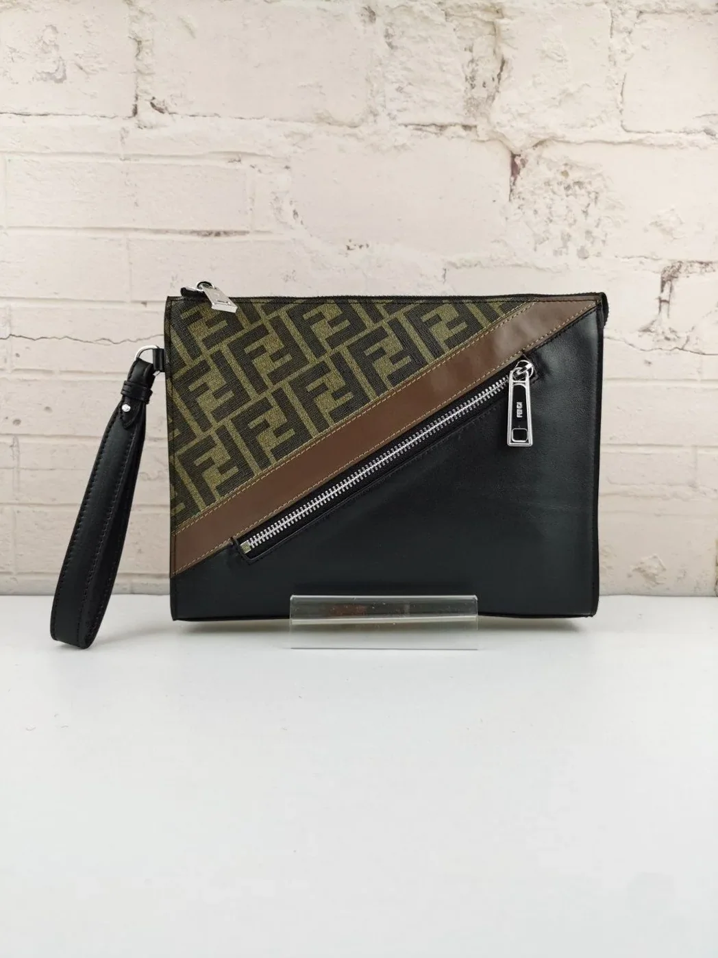 Fendi Flat Pouch Black Fabric Pouch Grey Stripes / FF Fendi Flat Pouch Black Fabric Pouch Grey Stripes / FF