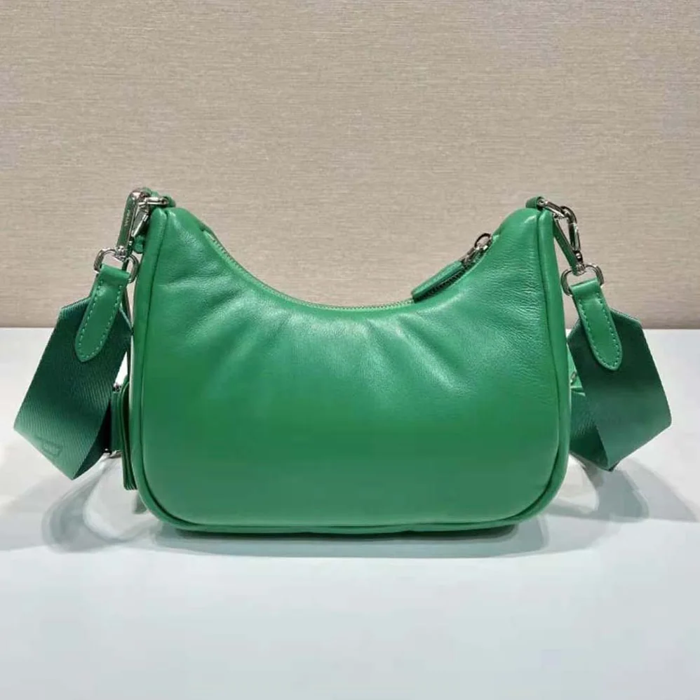 Prada Padded Nappa-Leather Prada Re-Edition 2005 Shoulder Bag for Women in Green Prada Padded Nappa-Leather Prada Re-Edition 2005 Shoulder Bag for Women in Green