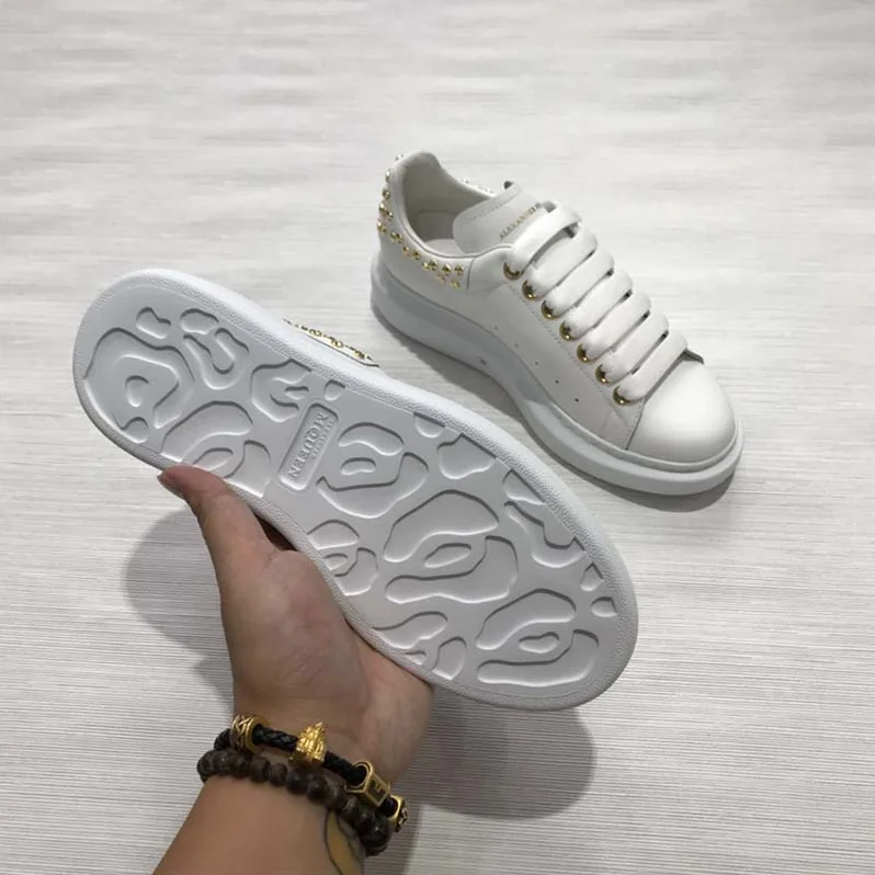 Alexander Mcqueen Shoes Oversized Sneaker in Calf Leather for Women in White Alexander Mcqueen Shoes Oversized Sneaker in Calf Leather for Women in White