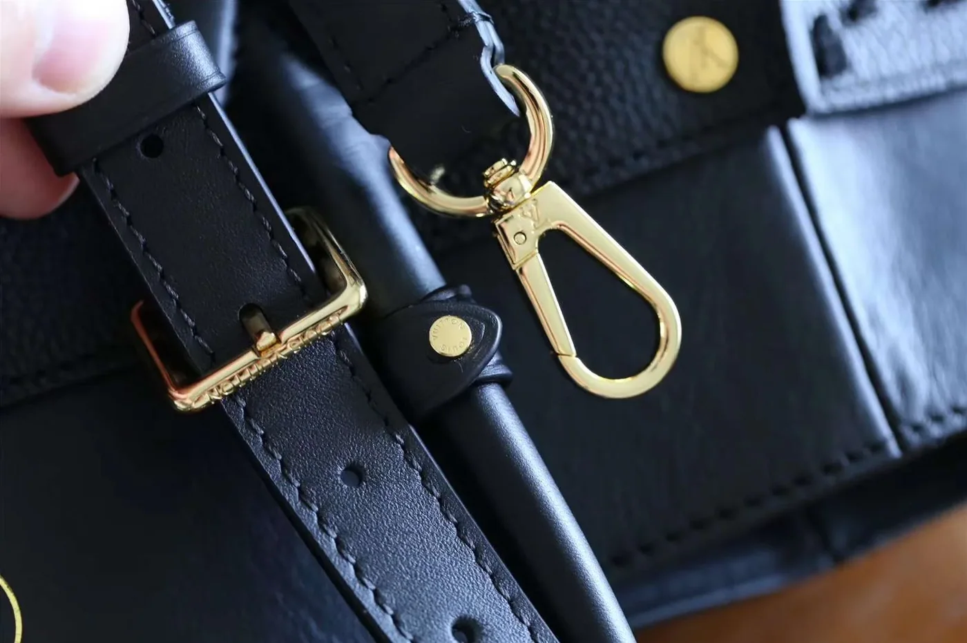 Louis Vuitton On My Side Black / Louis Vuitton On My Side Black /