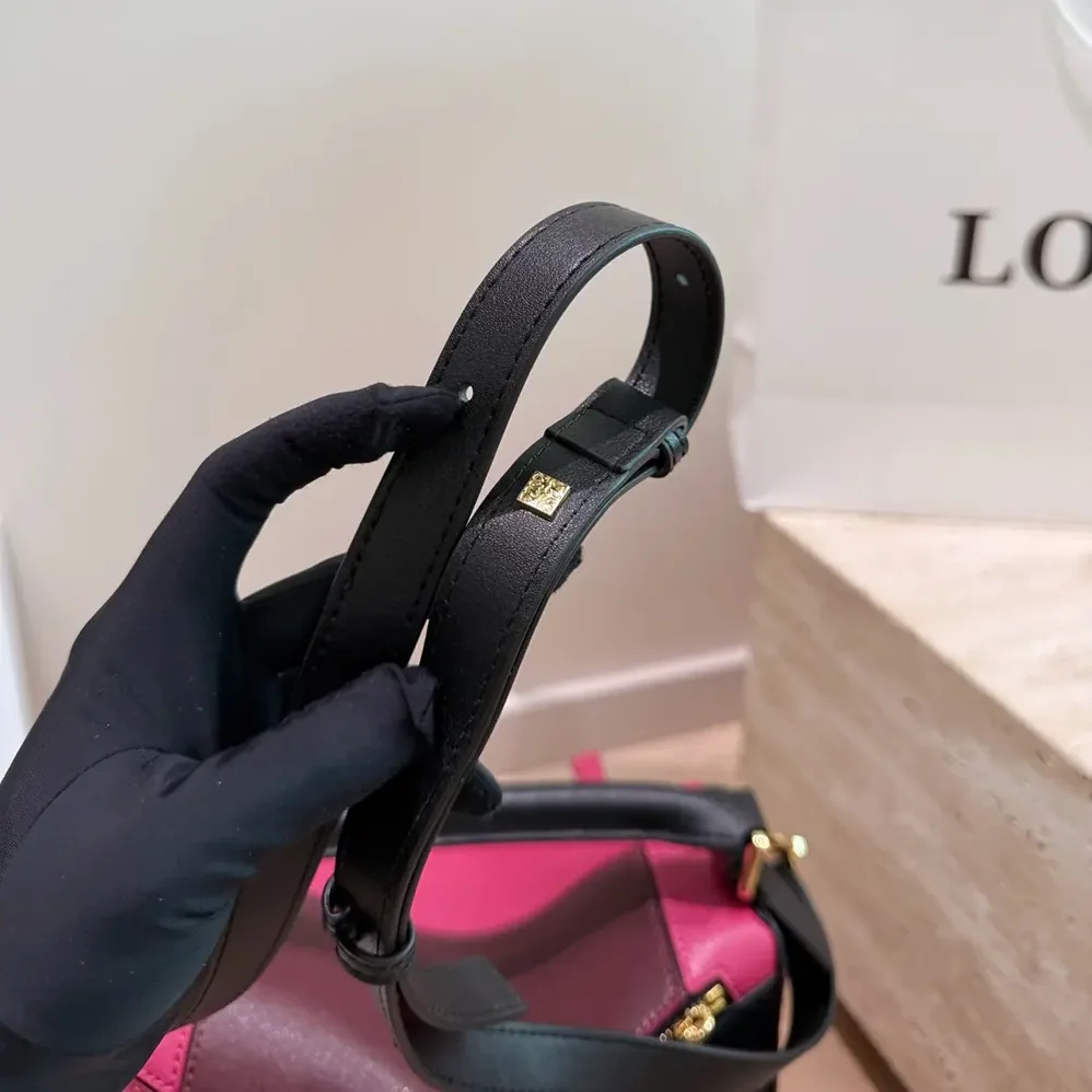 Loewe Small Puzzle Bag in Nappa Calfskin for Unisex in Black/Burgundy