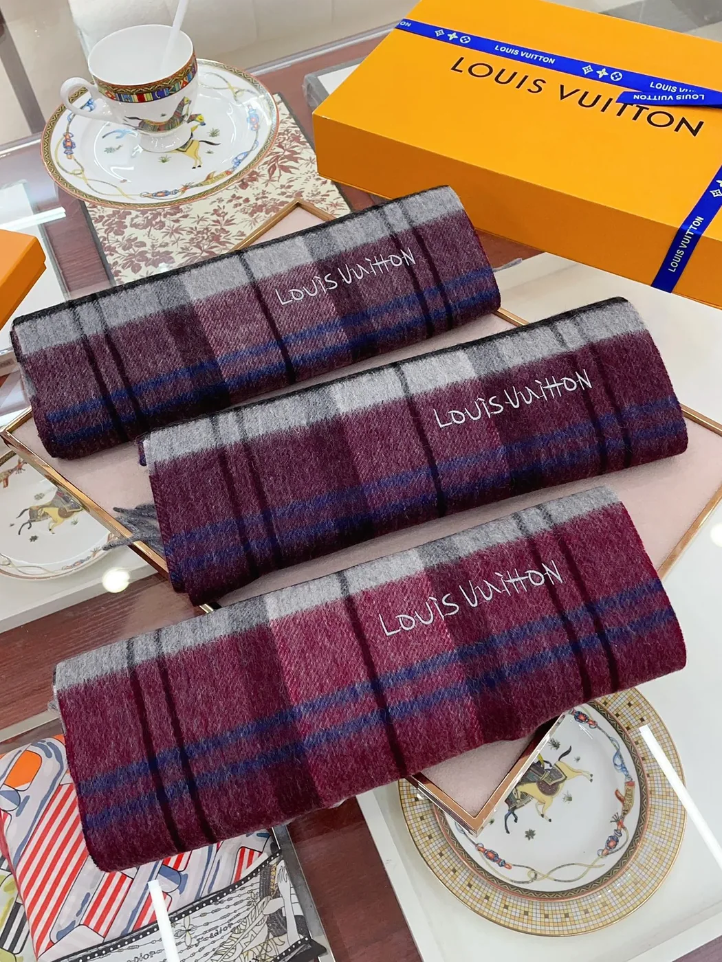 Louis Vuitton Scarf Multicolor Louis Vuitton Scarf Multicolor