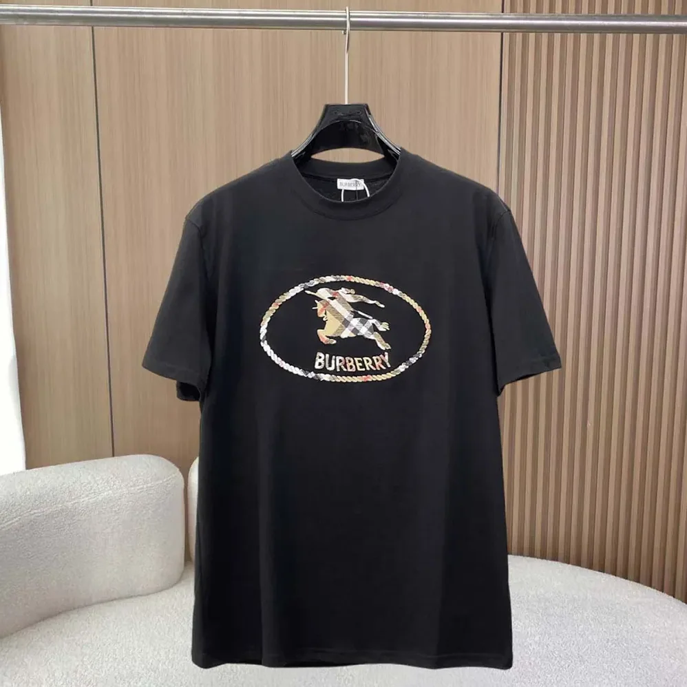 Burberry Check Knight Stamp Cotton T-shirt for Women in Black Burberry Check Knight Stamp Cotton T-shirt for Women in Black