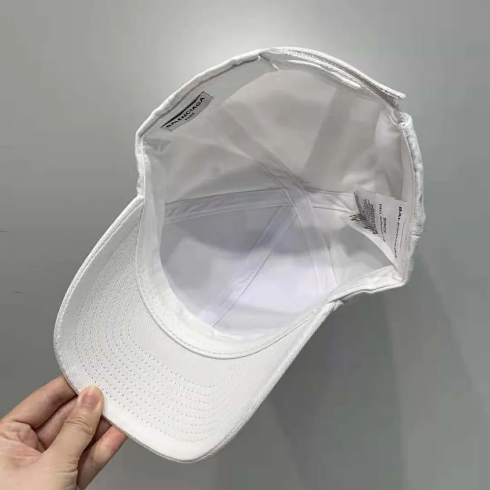 Balenciaga Classic Baseball Cap with Balenciaga Embroidered Logo for Women in White Balenciaga Classic Baseball Cap with Balenciaga Embroidered Logo for Women in White