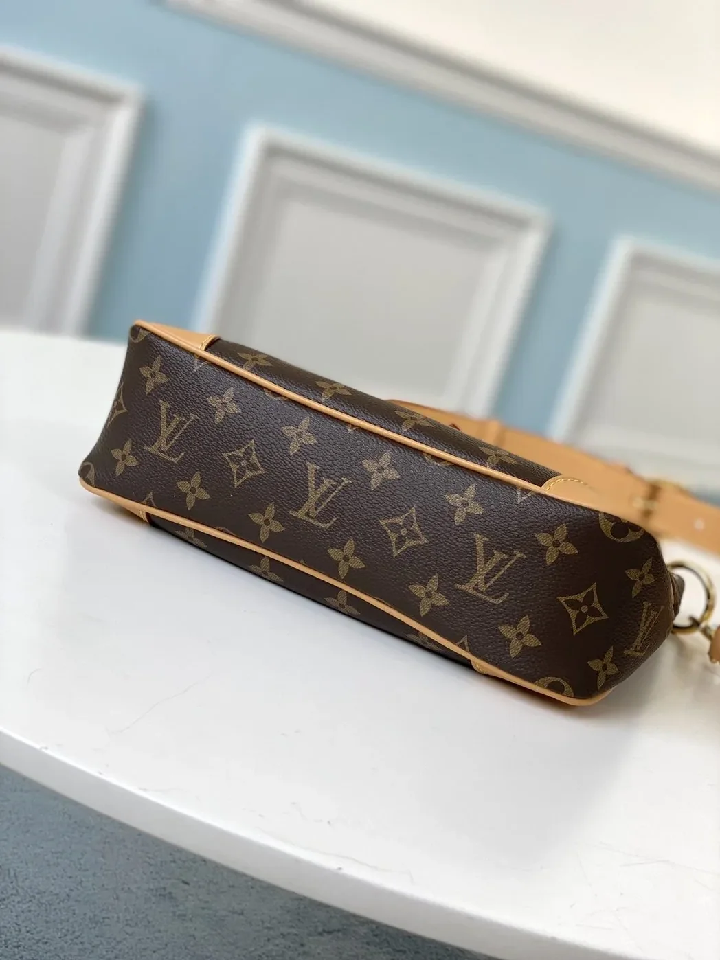 Louis Vuitton Louis Vuitton Odeon PM Brown / Louis Vuitton Louis Vuitton Odeon PM Brown /