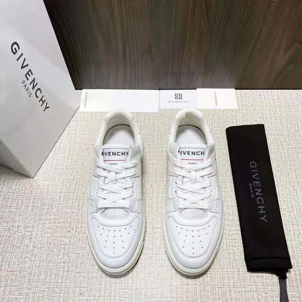 Givenchy Wing Low Sneakers in Leather for Men in White Givenchy Wing Low Sneakers in Leather for Men in White