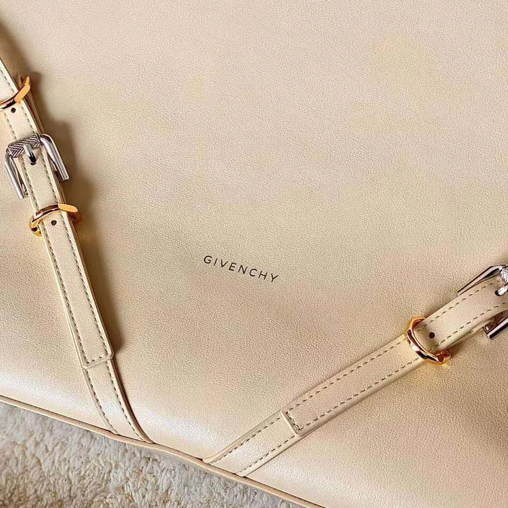 Givenchy Medium Voyou Bag in Leather for Women in Beige Givenchy Medium Voyou Bag in Leather for Women in Beige